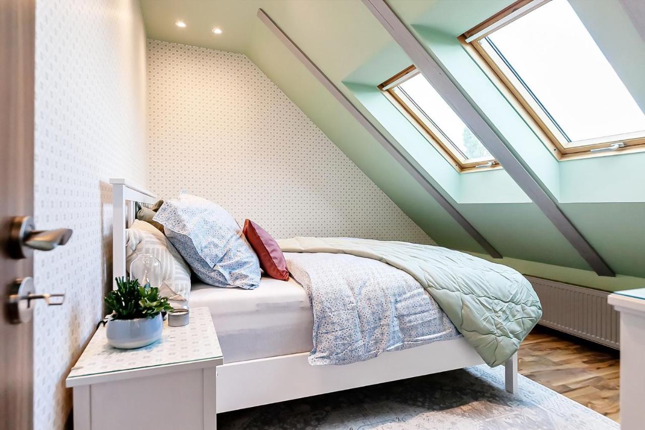 Attic Apartment On Waterfront / View / Netflix Praga Esterno foto