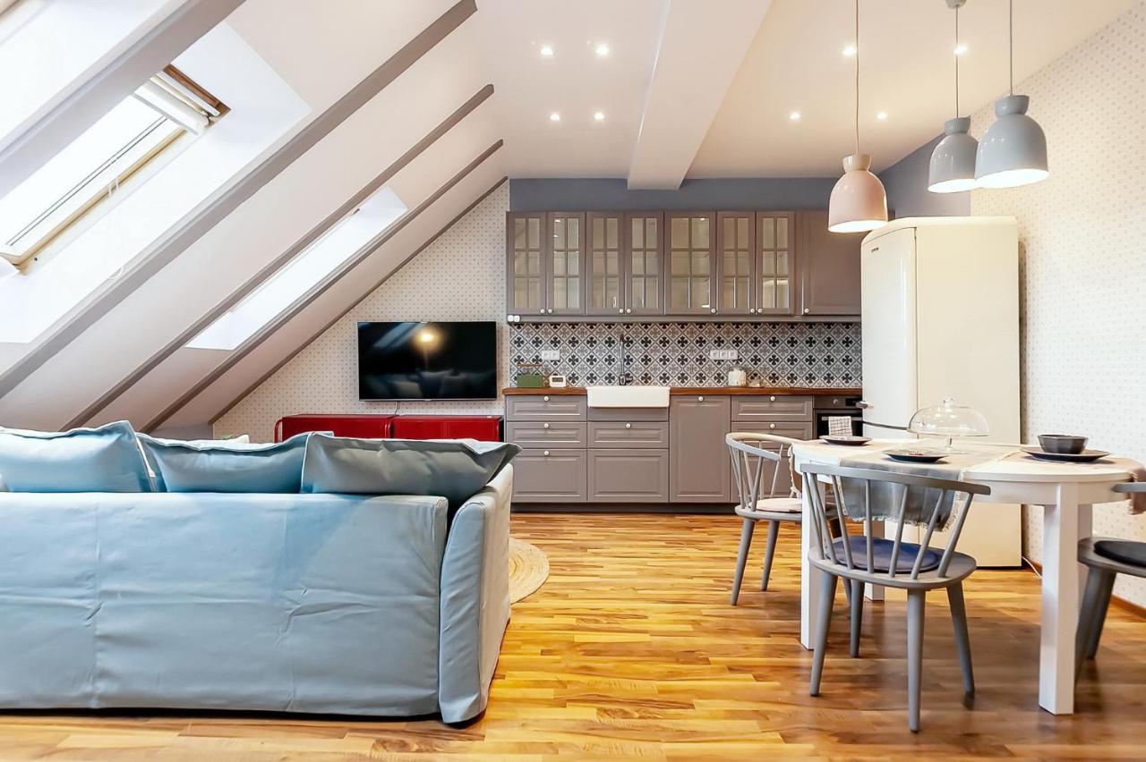 Attic Apartment On Waterfront / View / Netflix Praga Esterno foto