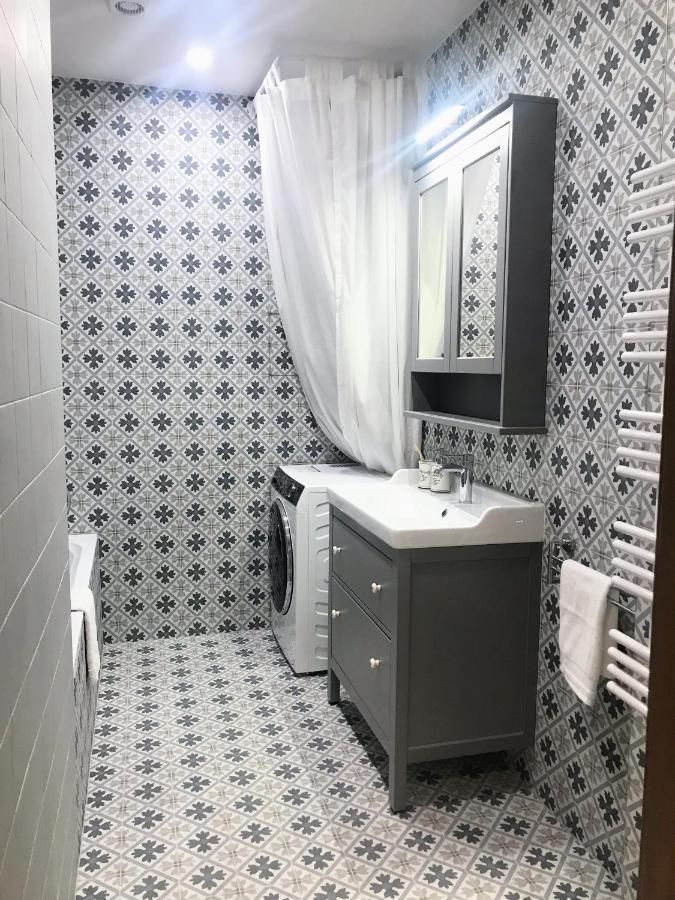 Attic Apartment On Waterfront / View / Netflix Praga Esterno foto
