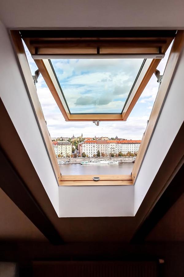 Attic Apartment On Waterfront / View / Netflix Praga Esterno foto