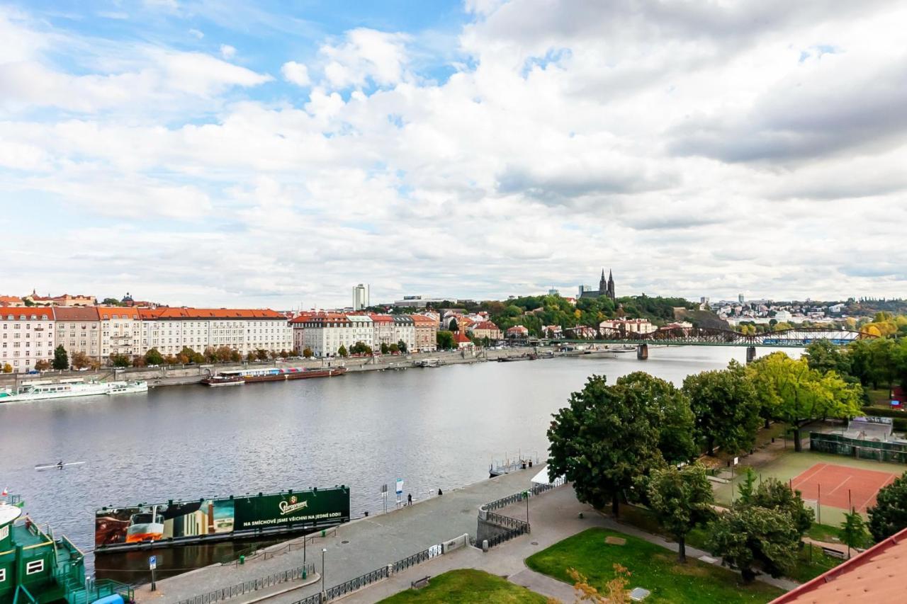 Attic Apartment On Waterfront / View / Netflix Praga Esterno foto
